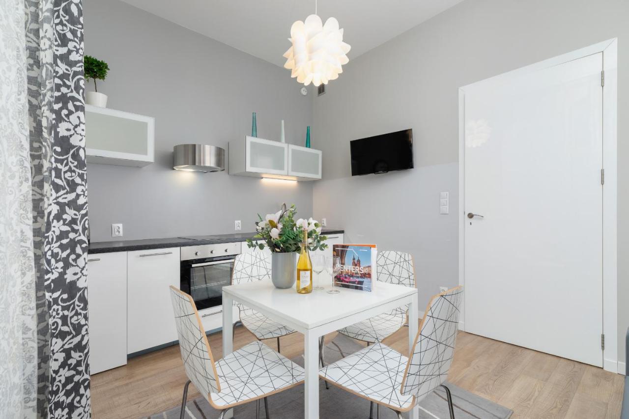 Central Planty Park Apartment Lobzowska By Noclegi Renters คราคูฟ ภายนอก รูปภาพ