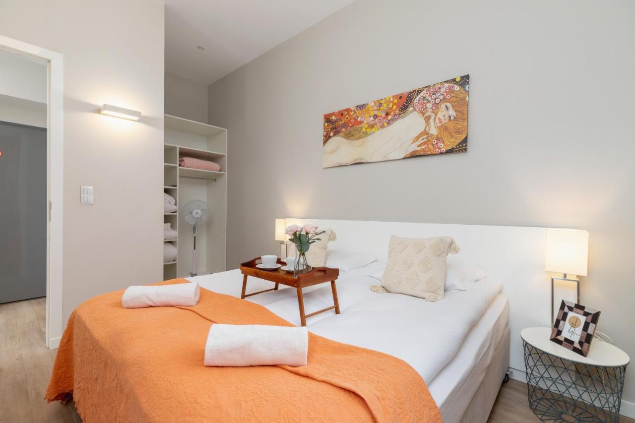Central Planty Park Apartment Lobzowska By Noclegi Renters คราคูฟ ภายนอก รูปภาพ